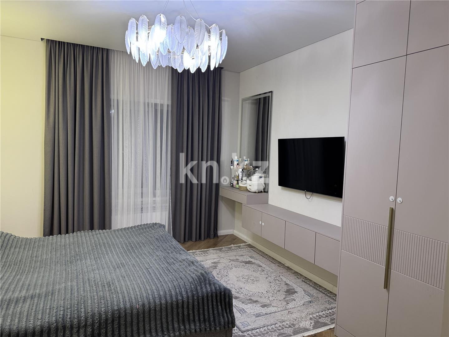 Продажа 3-комнатной квартиры, 100 м², ул. Муканова в Караганде - фото 4