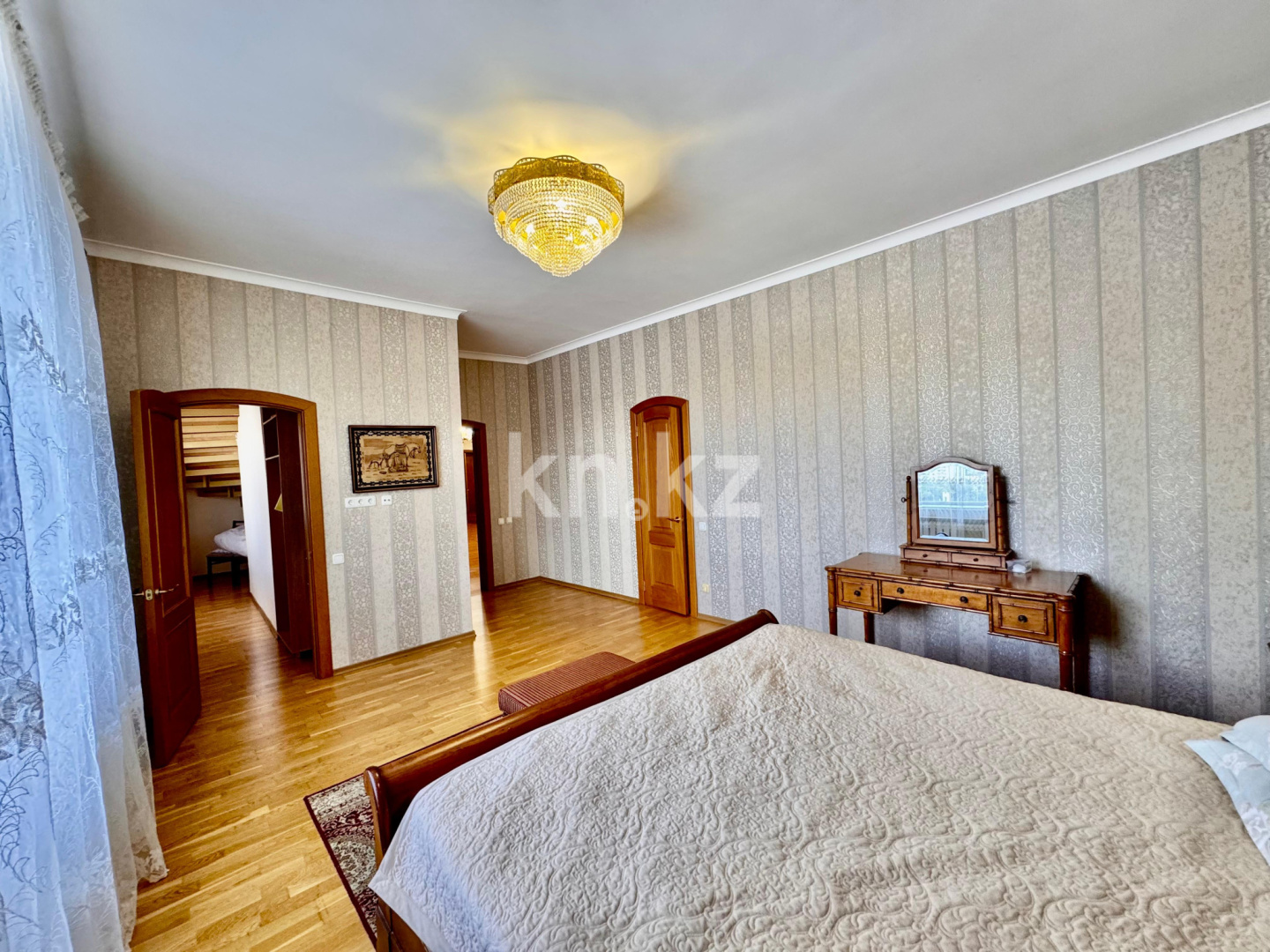 Продажа 6-комнатной квартиры, 383 м², Иманбаева, дом  12/1 - Продажа  пятикомнатных квартир в новостройках Астаны фото 16 из 40