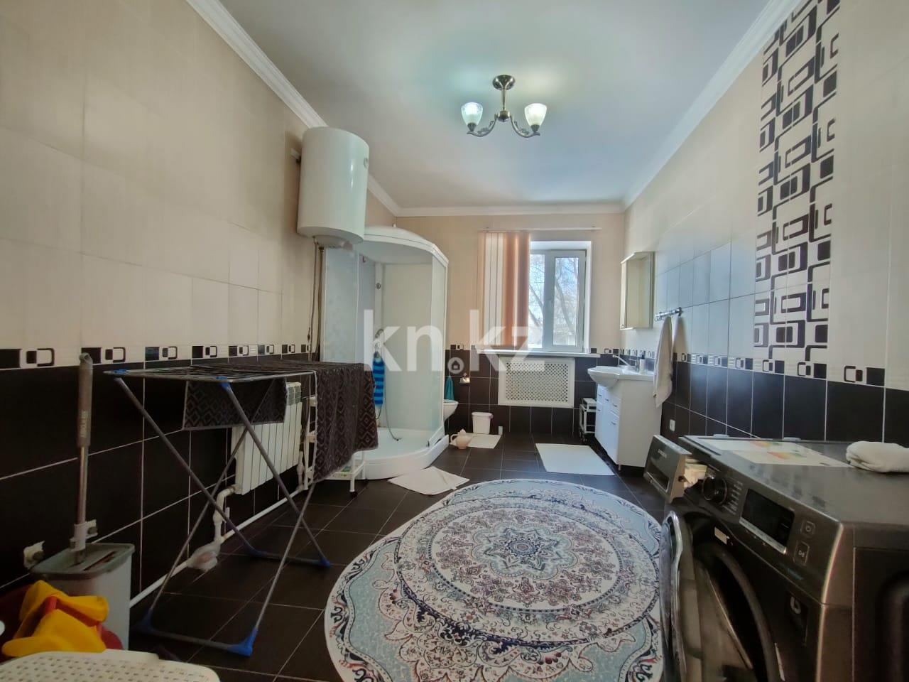 Продажа 10-комнатного дома, 650 м², ул. Джалиля - Продажа домов, коттеджей в Караганде с фото фото 16 из 35