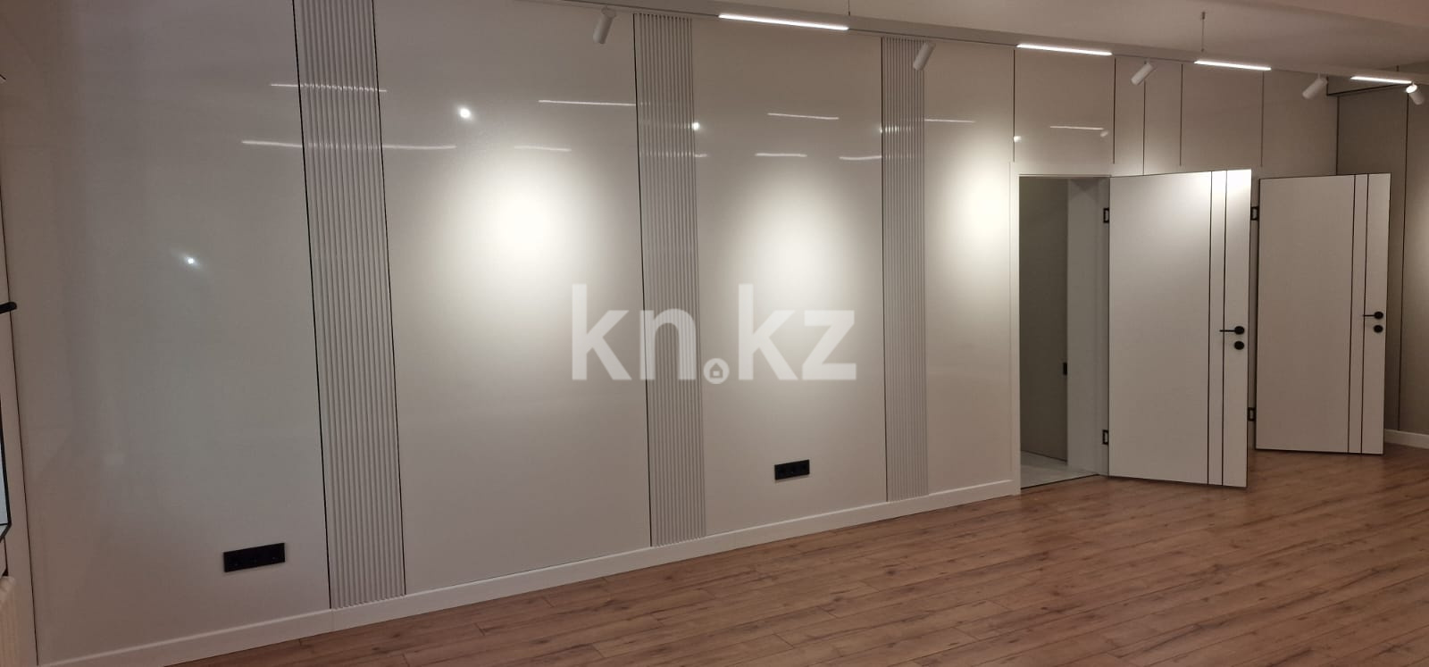 Продажа , 66.4 м², ул. Байзакова, дом  263 - Продажа офисных и торговых помещений в Алматы с фото фото 11 из 24