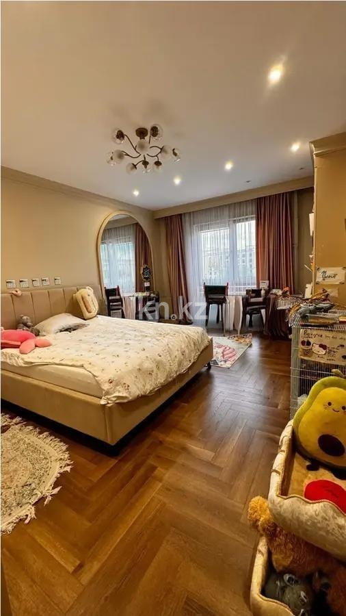 Продажа 5-комнатной квартиры, 202 м² в Алматы
