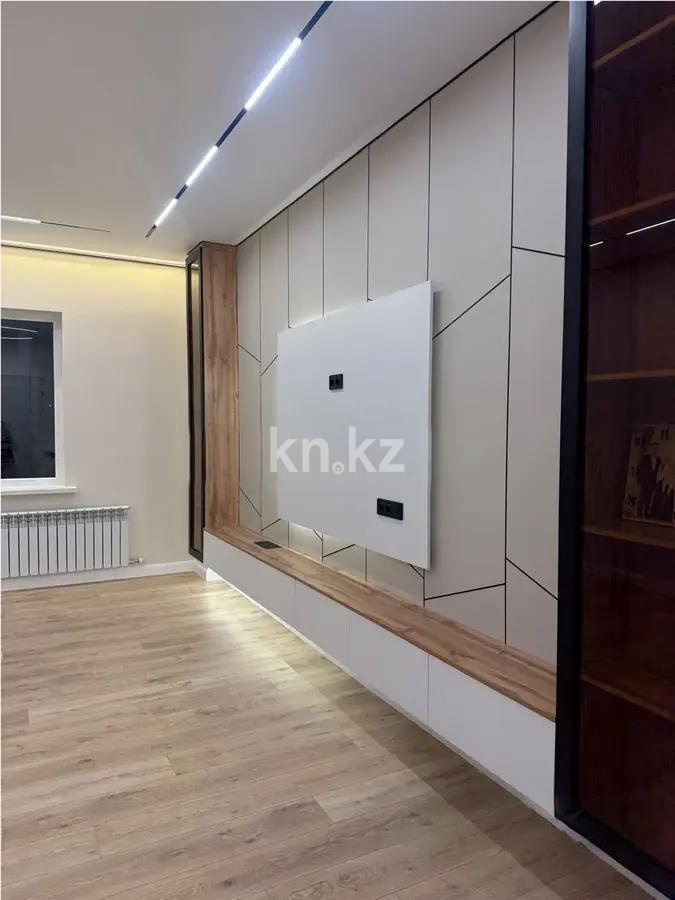 Продажа 3-комнатной квартиры, 105 м², пр. Кошкарбаева, дом  54 - Продажа  трехкомнатных квартир в Астане без посредников с фото фото 1 из 3