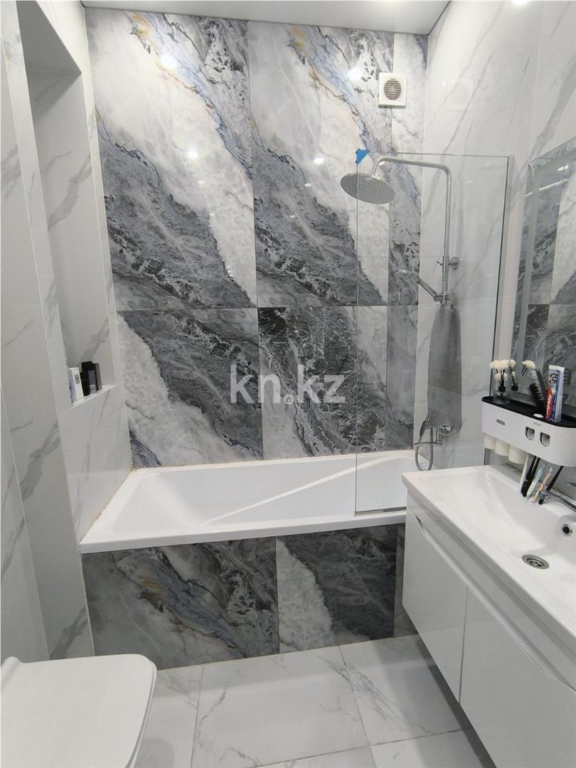 Продажа 4-комнатной квартиры, 111 м², ул. Букетова - Продажа  четырехкомнатных квартир в Караганде с фото фото 13 из 18