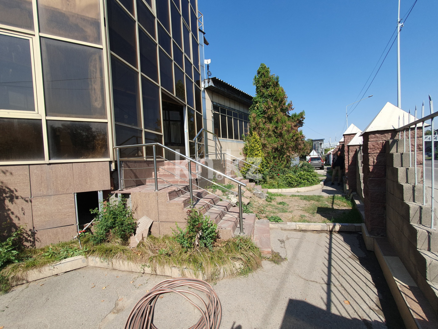 Продажа , 2150 м², Рыскулова, дом  1/1 - Продажа зданий в Алматы фото 1 из 40