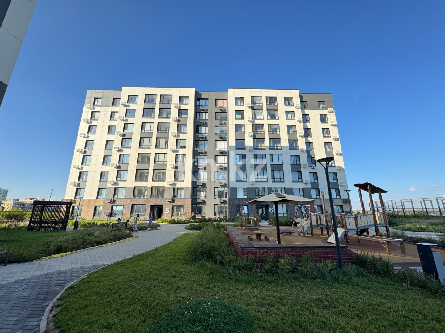 Продажа 4-комнатной квартиры, 126.5 м² в Астане - фото 39