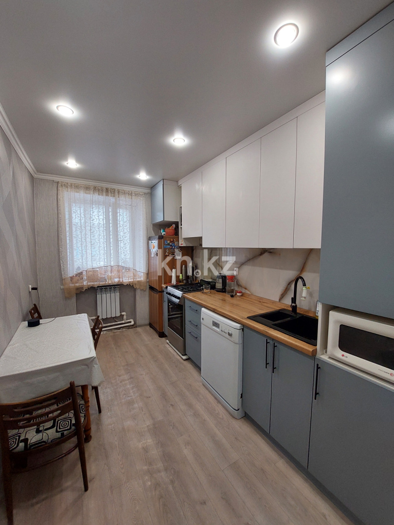 Продажа 3-комнатной квартиры, 63 м², ул. Библиотечная - Продажа квартир в Караганде фото 1 из 14