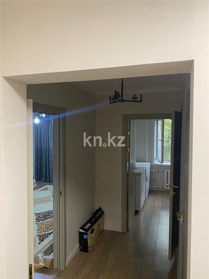 Продажа 5-комнатной квартиры, 100 м², 6-й мкр. - Продажа квартир в Казахстане фото 6 из 18