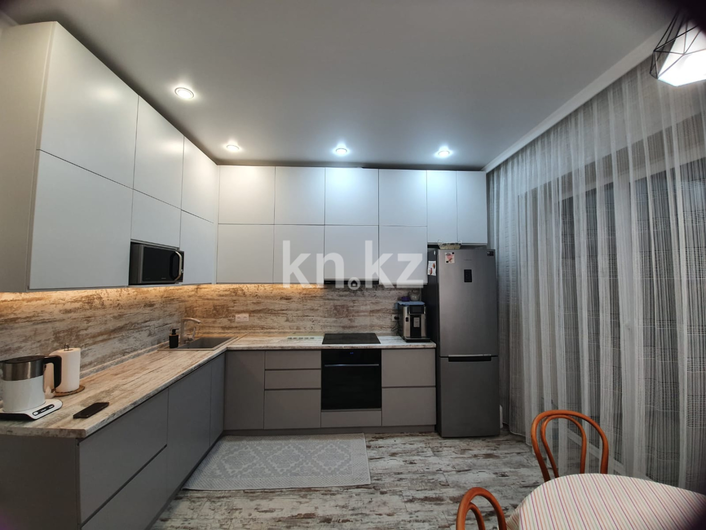 Продажа 3-комнатной квартиры, 90 м², пр. Сейфуллина, дом  10 в Караганде - фото 3