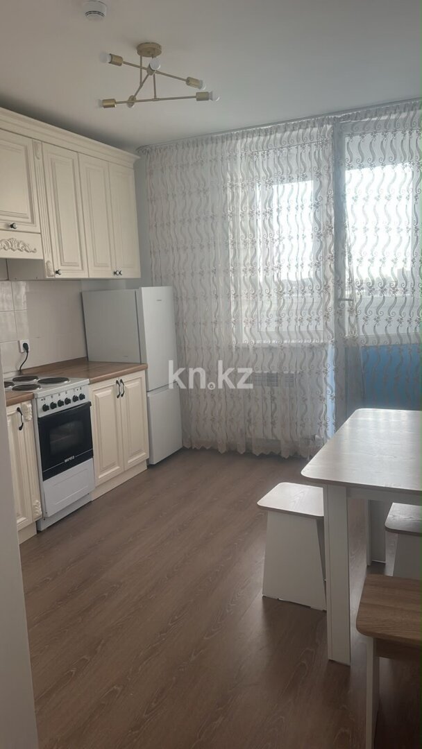 Аренда 2-комнатной квартиры, 62 м² в Астане
