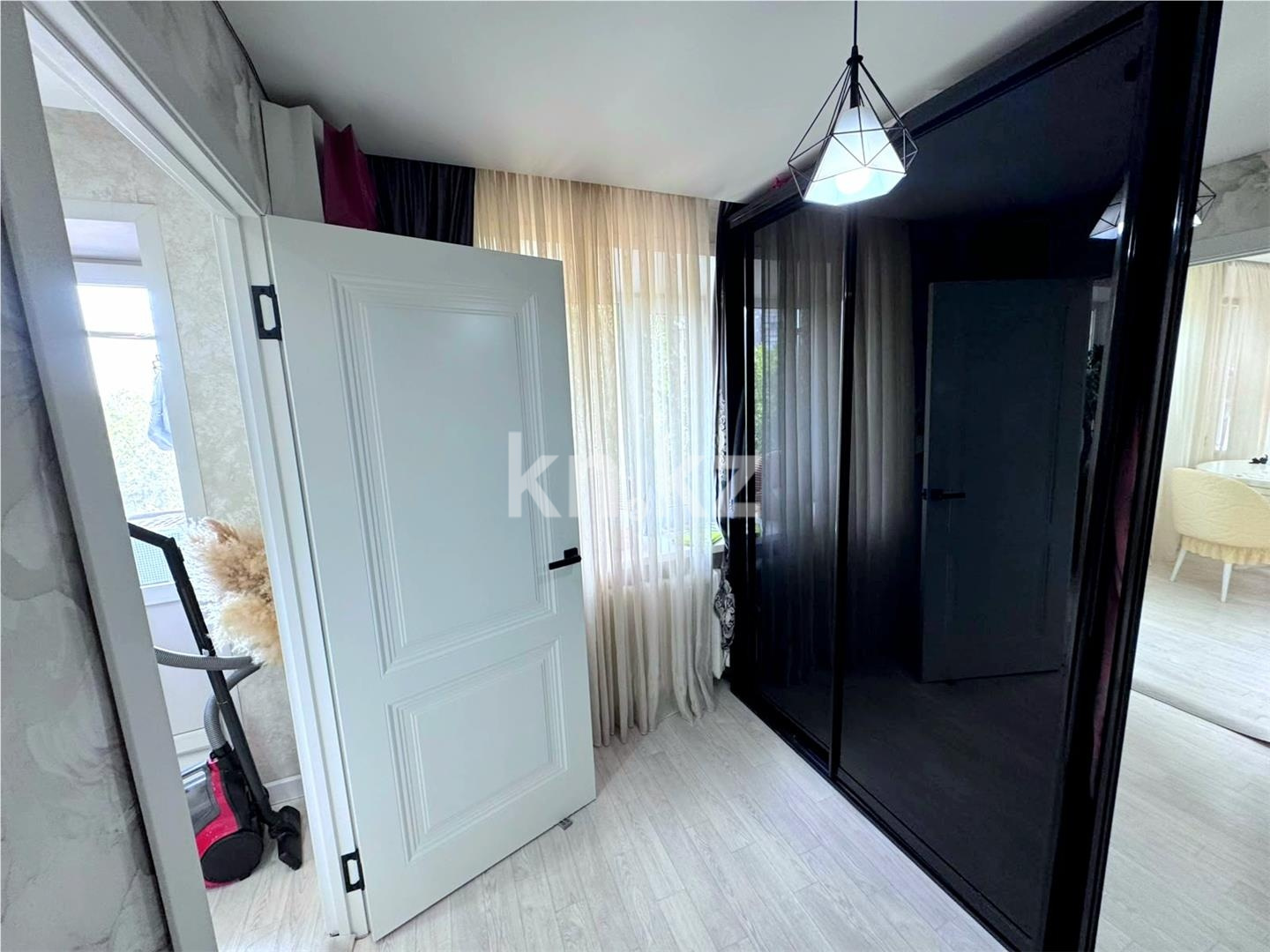 Продажа 2-комнатной квартиры, 45 м² - Продажа и аренда жилой и коммерческой недвижимости в Казахстане фото 3 из 9