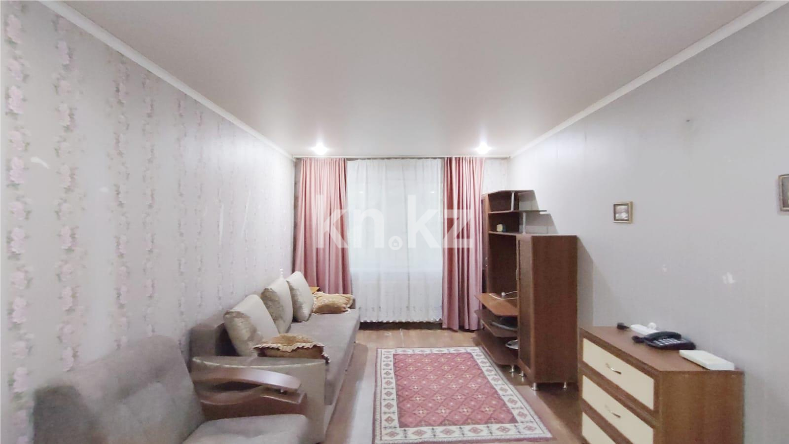 Продажа 1-комнатной квартиры, 31 м², мкр-н 13 - Продажа  однокомнатных, двухкомнатных, трехкомнатных квартир в Караганде фото 1 из 8