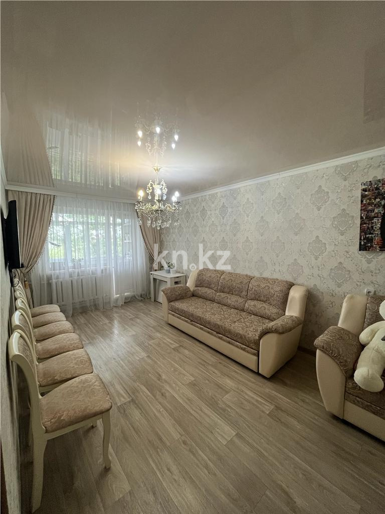 Продажа 3-комнатной квартиры, 62 м², мкр-н Восток-2 - Продажа  трехкомнатных квартир в Караганде фото 1 из 5