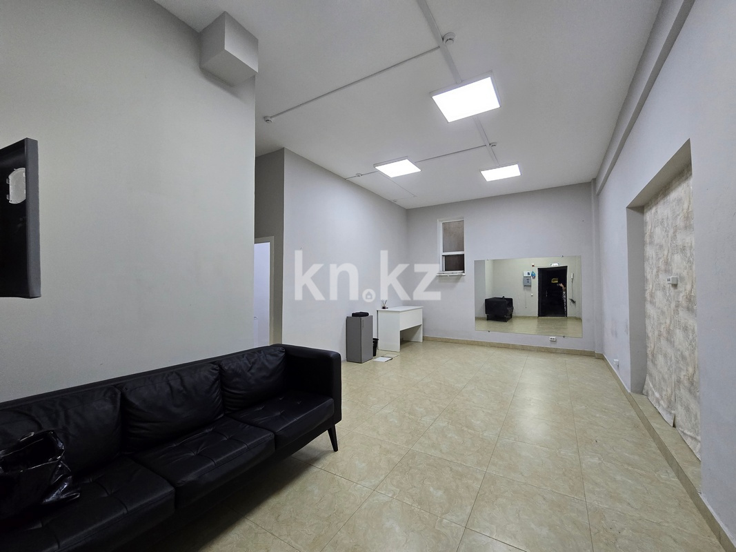 Продажа , 41 м², мкр-н Аксай-4, дом  119 - Продажа офисных и торговых помещений в Алматы с фото фото 1 из 12