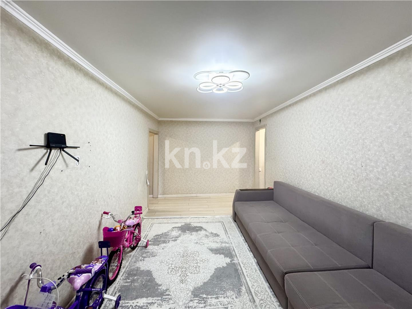 Продажа 3-комнатной квартиры, 60 м², мкр-н 12, дом  1 в Караганде - фото 2