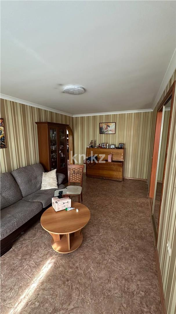 Продажа 3-комнатной квартиры, 57 м², ул. Гоголя, дом  46/2 - Продажа квартир в Караганде фото 2 из 11