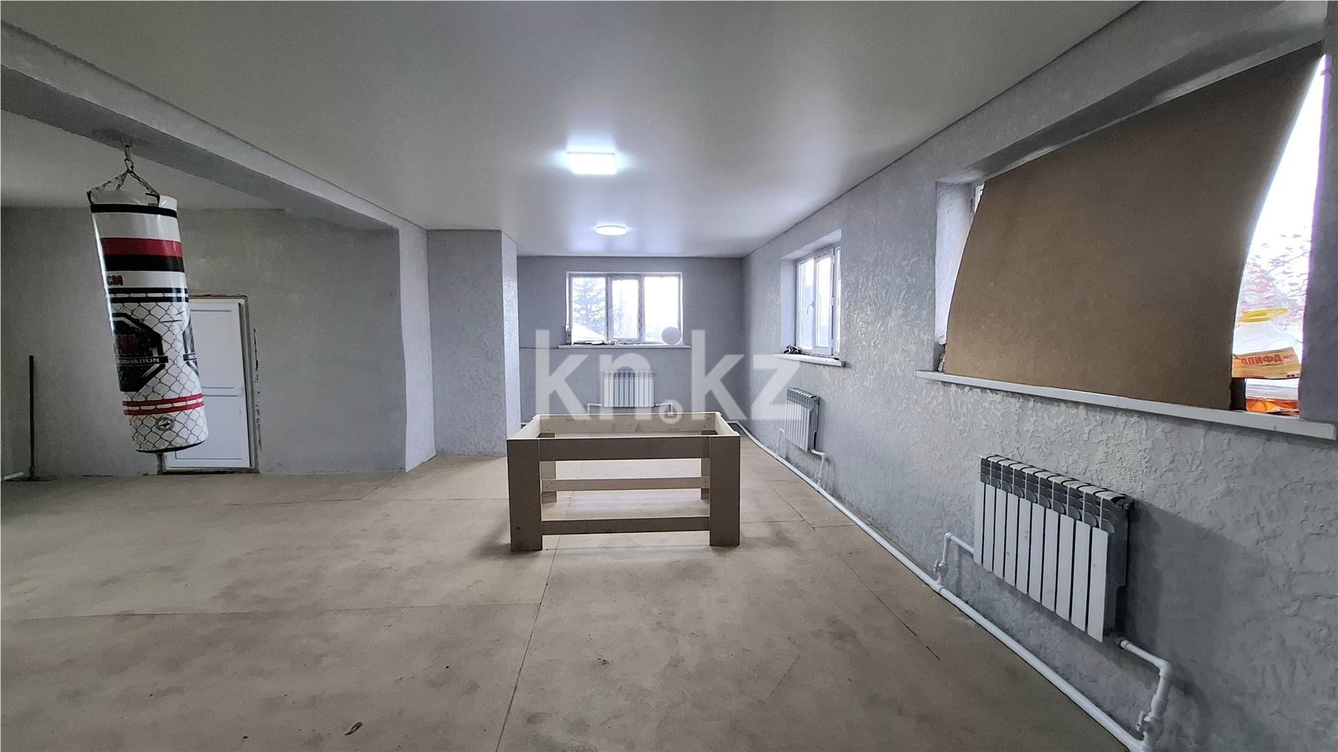 Продажа 5-комнатного дома, 160.4 м², ул. Абая - Продажа домов, коттеджей в Казахстане фото 10 из 33