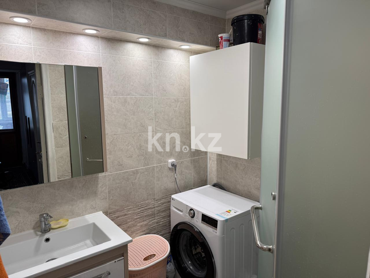 Продажа 3-комнатной квартиры, 106 м², ул. Муканова, дом  15 в Караганде - фото 7