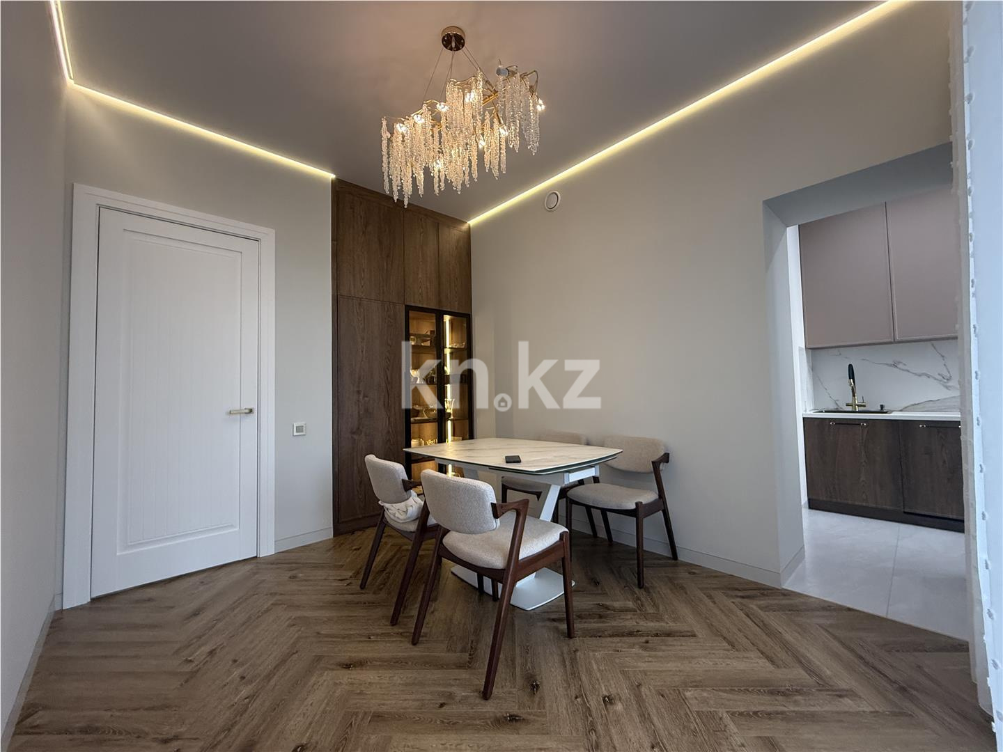 Продажа 3-комнатной квартиры, 87 м² - Продажа квартир в кирпичном доме в Караганде - страница 9 фото 11 из 23