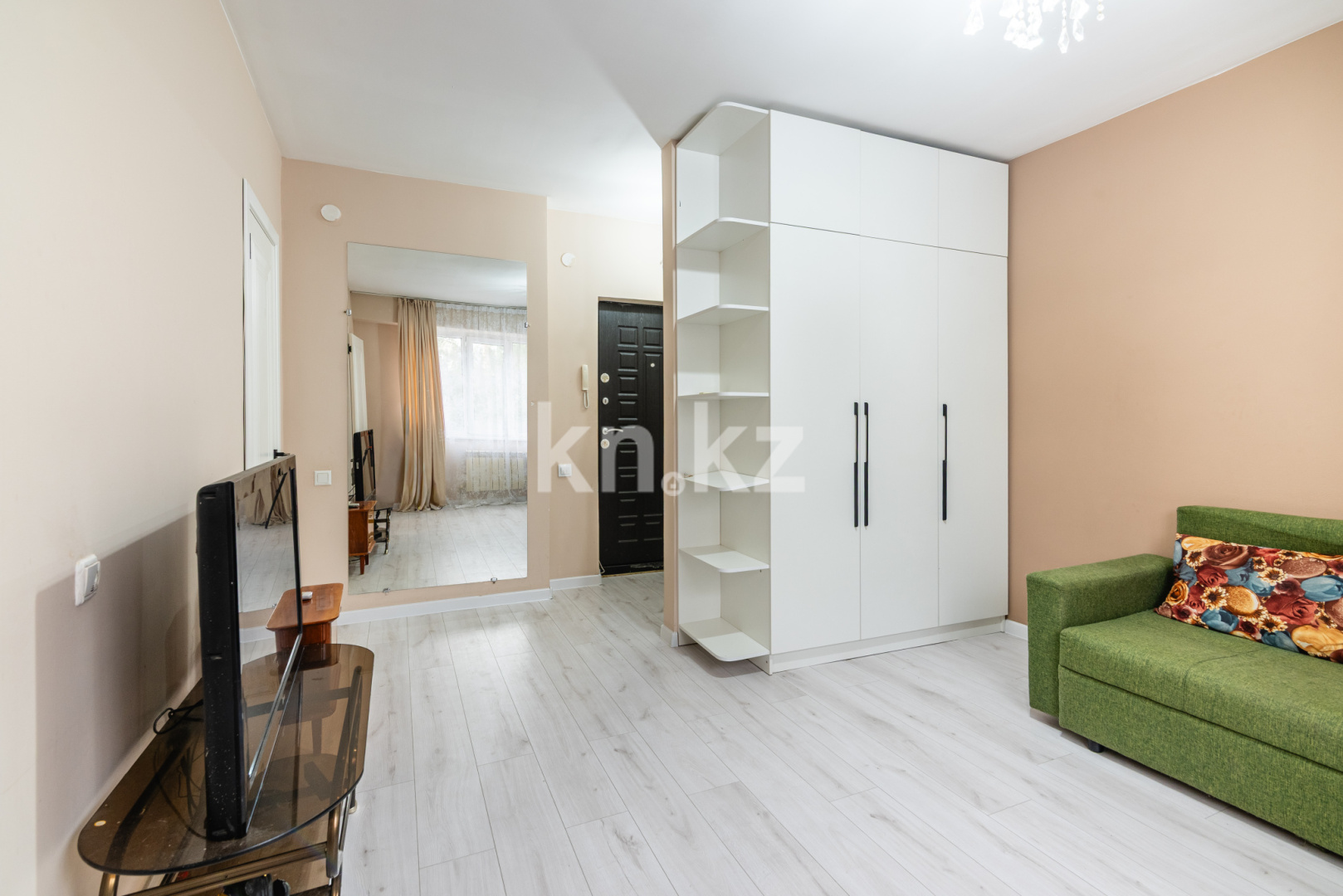 Аренда 1-комнатной квартиры, 28 м² - Аренда квартир помесячно в Алматы в Бостандыкском р-не фото 1 из 16