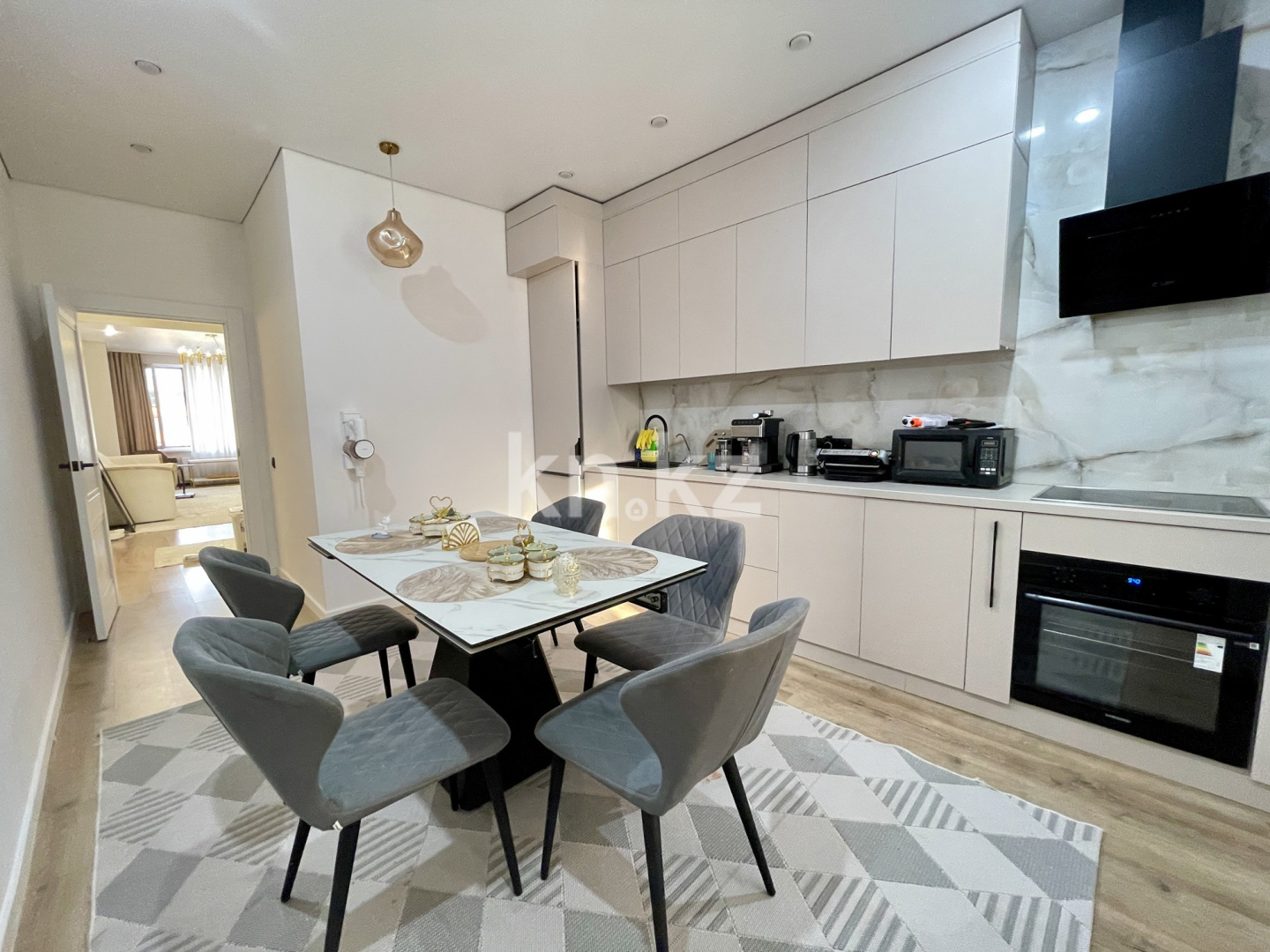 Продажа 3-комнатной квартиры, 101.9 м² - Продажа  трехкомнатных квартир в Алматы фото 2 из 28