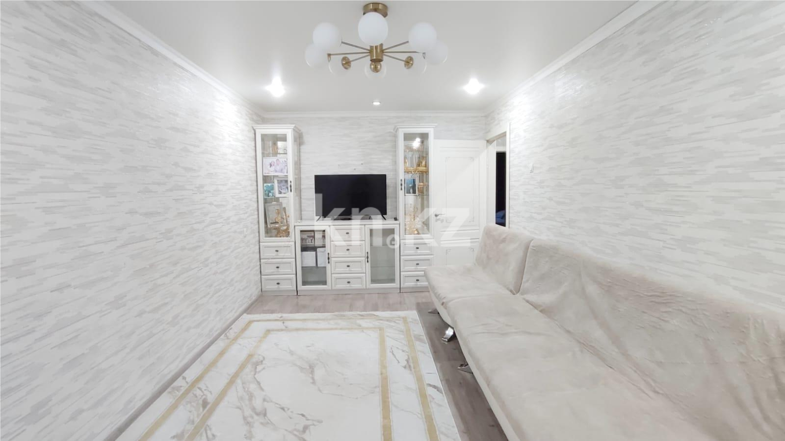 Продажа 3-комнатной квартиры, 63 м², мкр-н 14 - Продажа квартир в Караганде фото 2 из 15