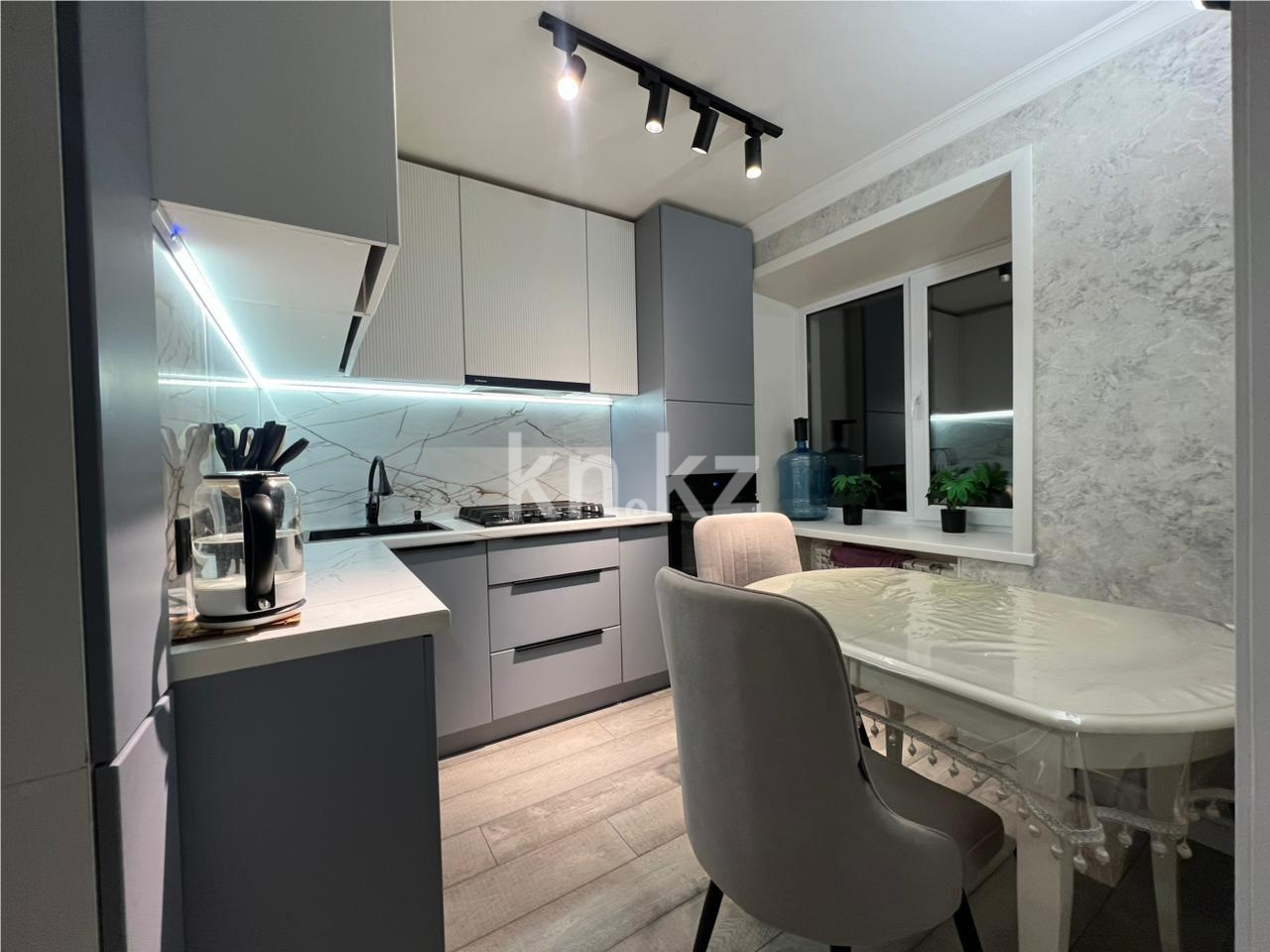Продажа 3-комнатной квартиры, 56 м², ул. Пичугина - Продажа квартир в Караганде фото 1 из 12