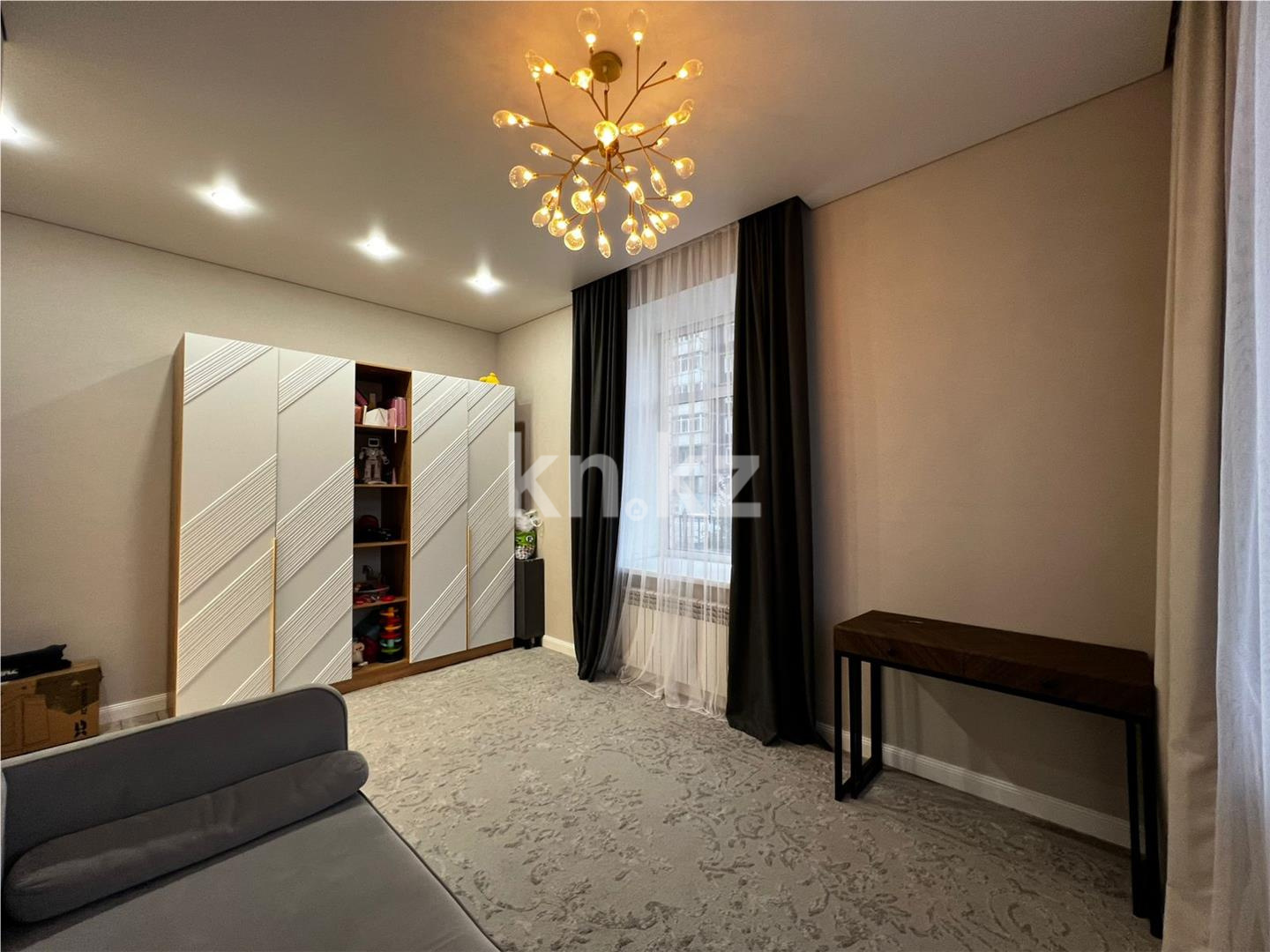 Продажа 4-комнатной квартиры, 93 м², мкр-н Степной-4 - Продажа  четырехкомнатных квартир в Караганде фото 6 из 18