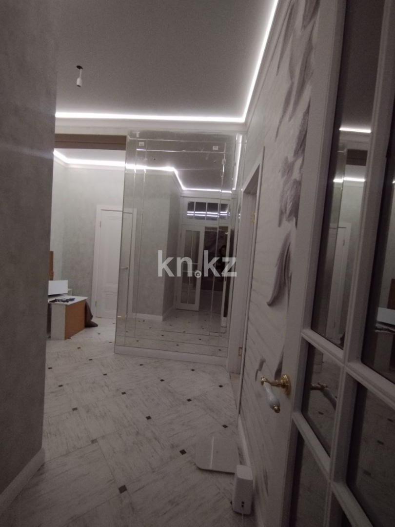 Продажа 2-комнатной квартиры, 72.3 м², ул. Алии Молдагуловой - Продажа квартир в Уральске фото 9 из 17