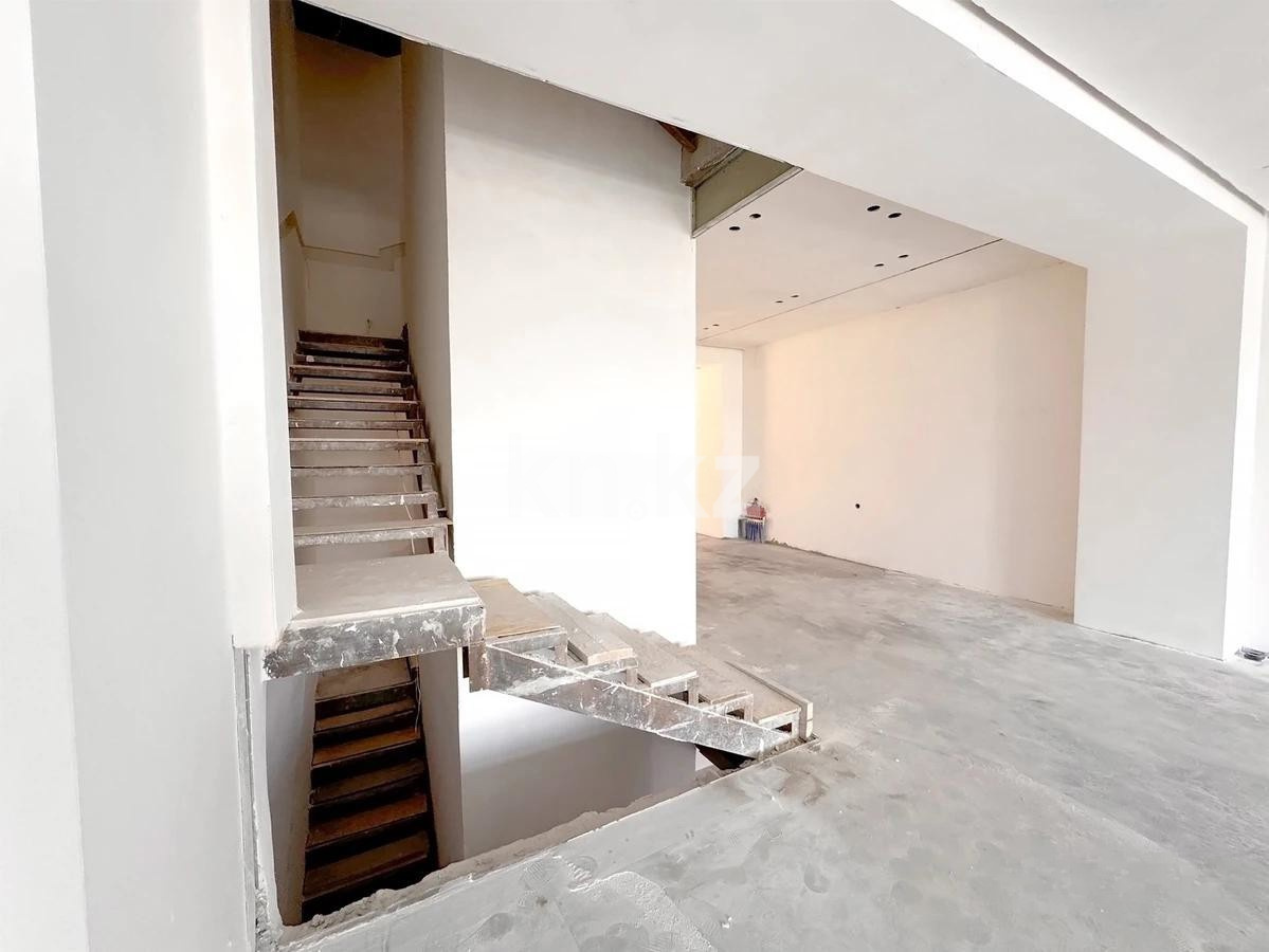 Продажа 5-комнатной квартиры, 370 м², ул. 4-я - Продажа  пятикомнатных квартир в Алматы фото 11 из 15