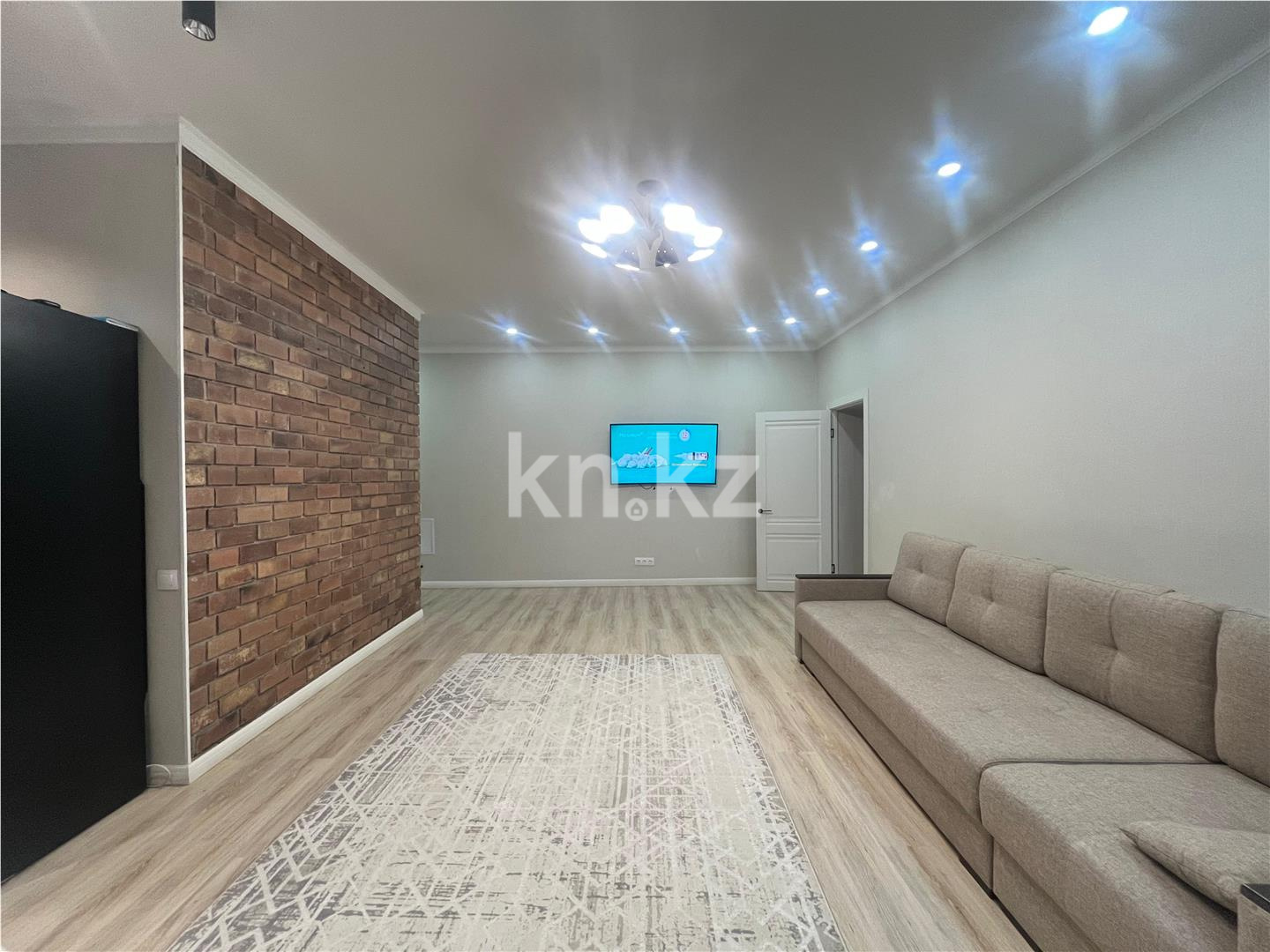 Продажа 2-комнатной квартиры, 70 м², пр. Строителей, дом  33/4 - Продажа квартир в Караганде с фото фото 2 из 14