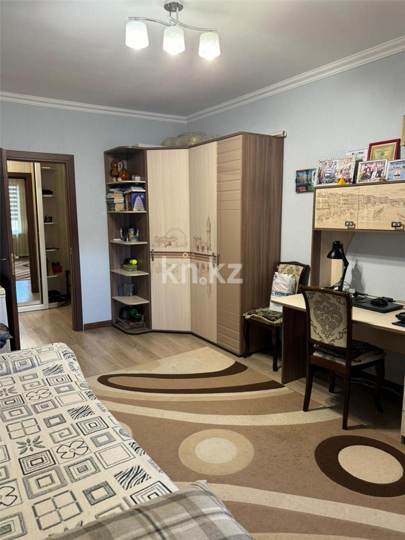 Продажа 3-комнатной квартиры, 90 м², пр. Шахтеров, дом  60 в Караганде - фото 5