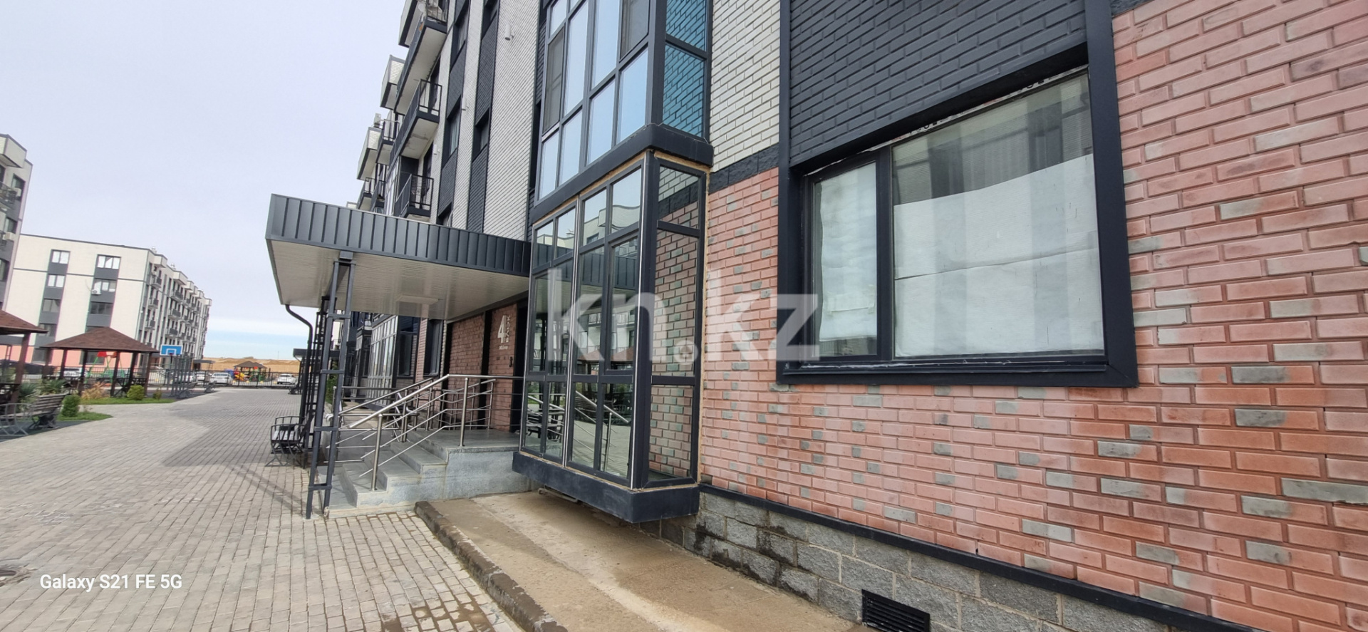 Продажа 2-комнатной квартиры, 55 м², Абильхаирхан, дом  241г - Продажа квартир в Шымкенте фото 3 из 15