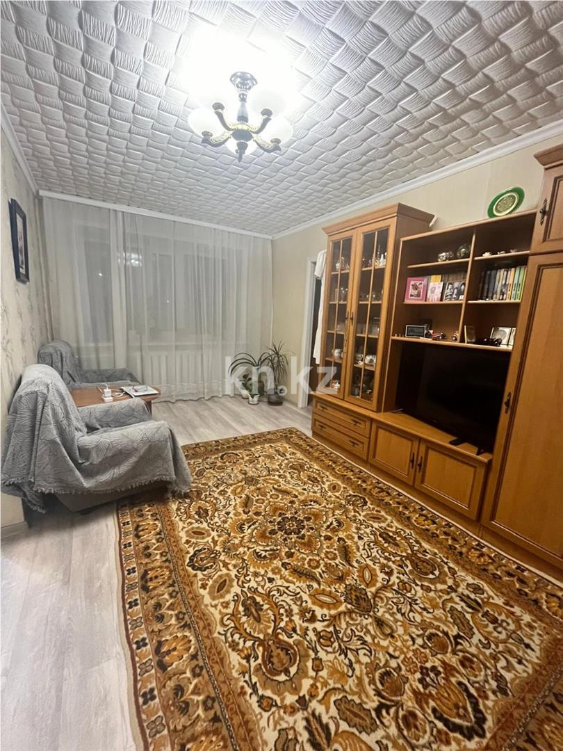 Продажа 3-комнатной квартиры, 42 м², ул. Зелинского - Продажа квартир в Караганде фото 1 из 13