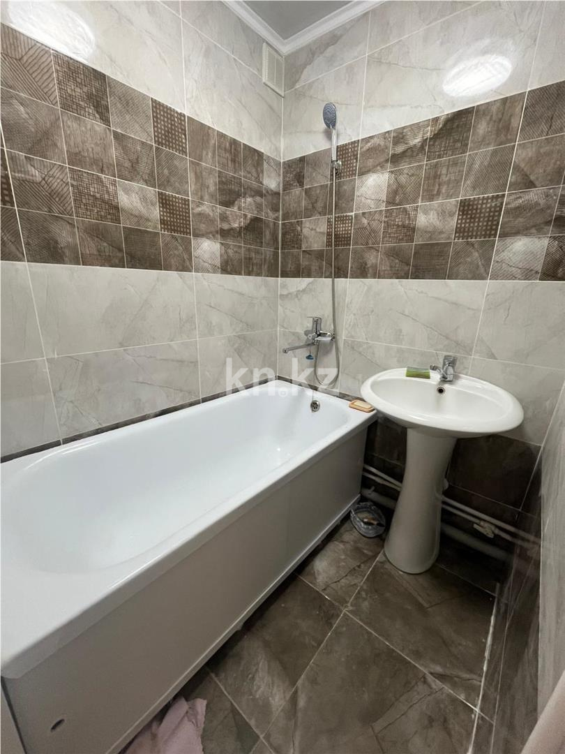 Продажа 2-комнатной квартиры, 47 м², пр. Строителей, дом  17 - Продажа квартир в Караганде фото 7 из 12