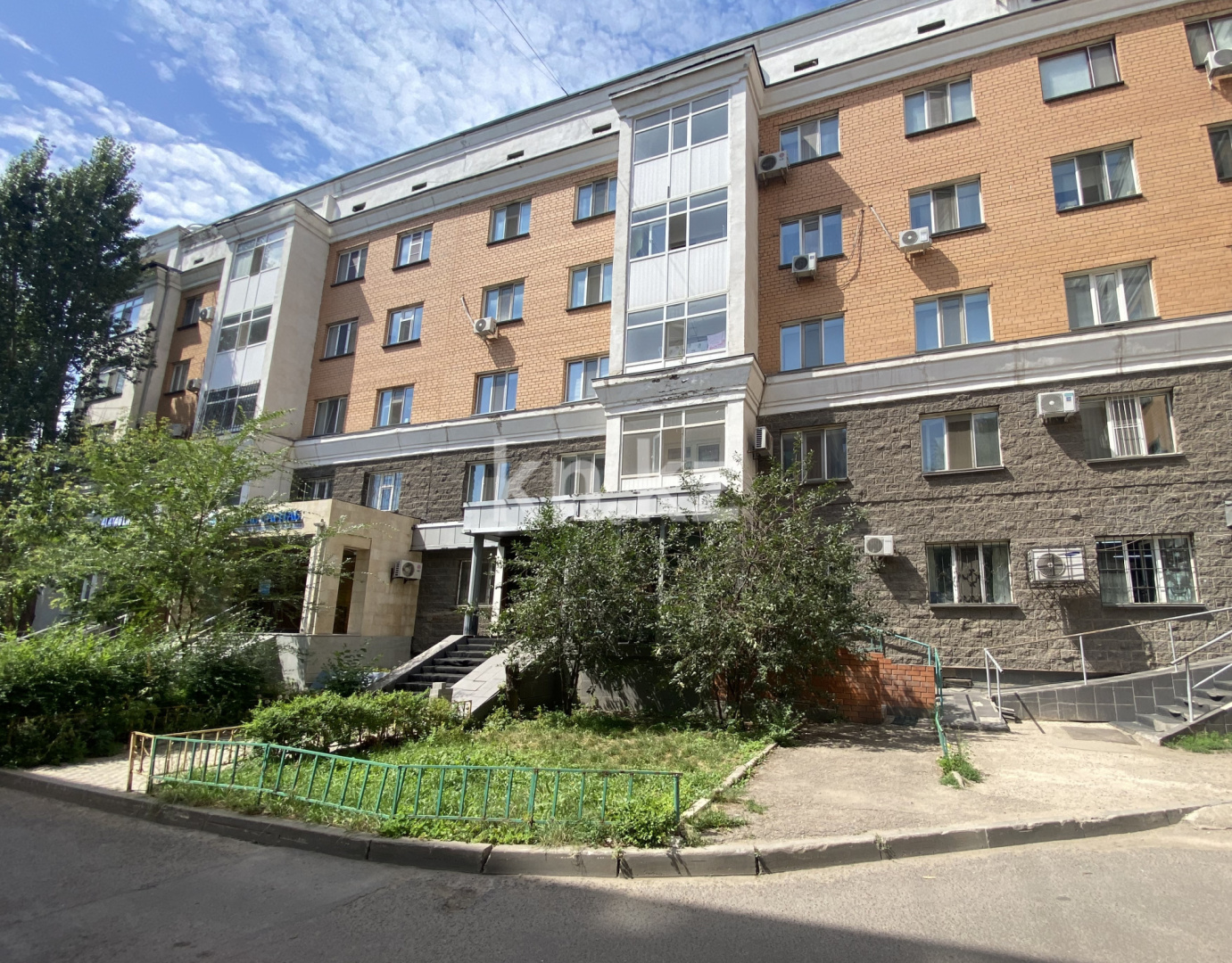 Продажа , 90 м², ул. Бараева - Продажа офисных и торговых помещений в Астане с фото фото 4 из 14