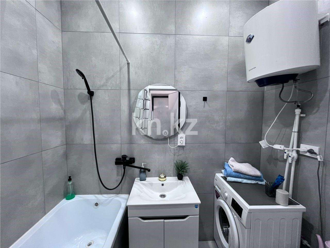 Продажа 2-комнатной квартиры, 40 м², 137 учетный квартал, дом  349 в Караганде - фото 17