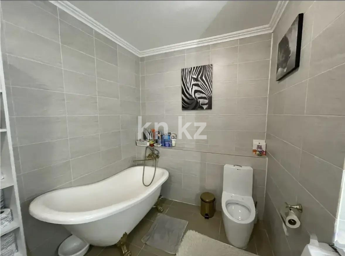 Продажа 2-комнатной квартиры, 72 м², ул. Навои, дом  7 в Алматы - фото 4