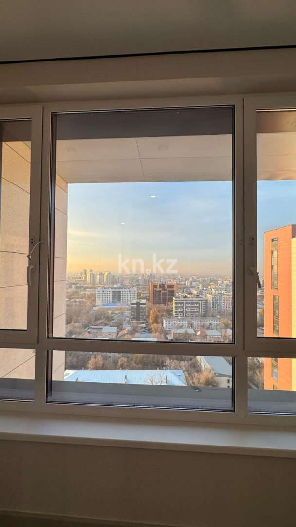 Аренда 3-комнатной квартиры, 90 м², пр. Аль-Фараби - Аренда  трехкомнатных квартир помесячно в Алматы фото 13 из 14