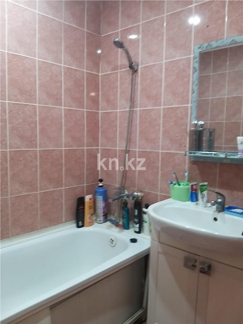 Продажа 2-комнатной квартиры, 47 м², мкр. Мамраева (Восток-5) в Караганде - фото 10