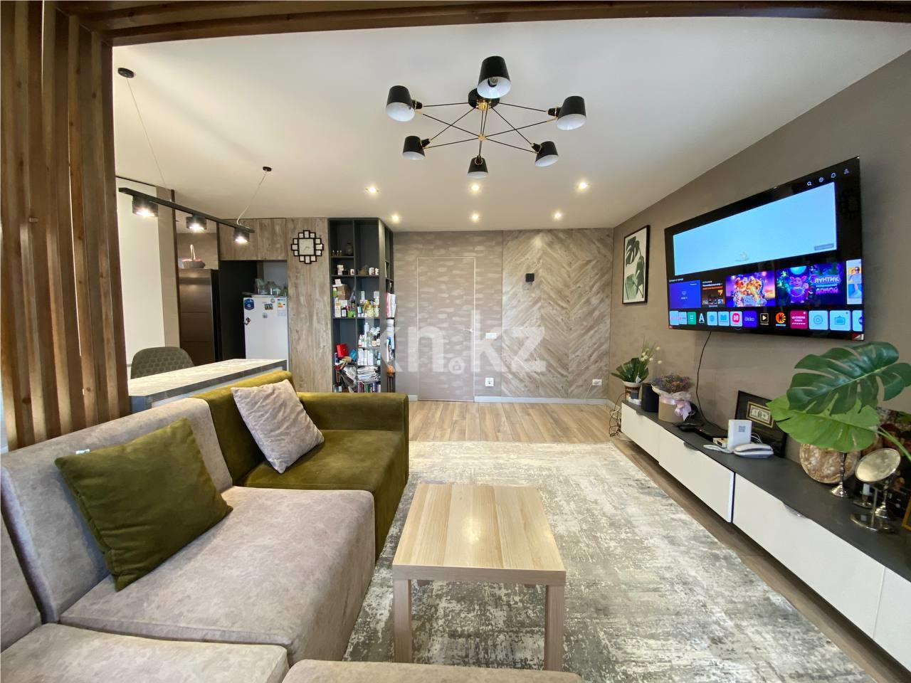 Продажа 4-комнатной квартиры, 102 м², пр. Н. Абдирова, дом  19 - Продажа  четырехкомнатных квартир в Караганде фото 2 из 14