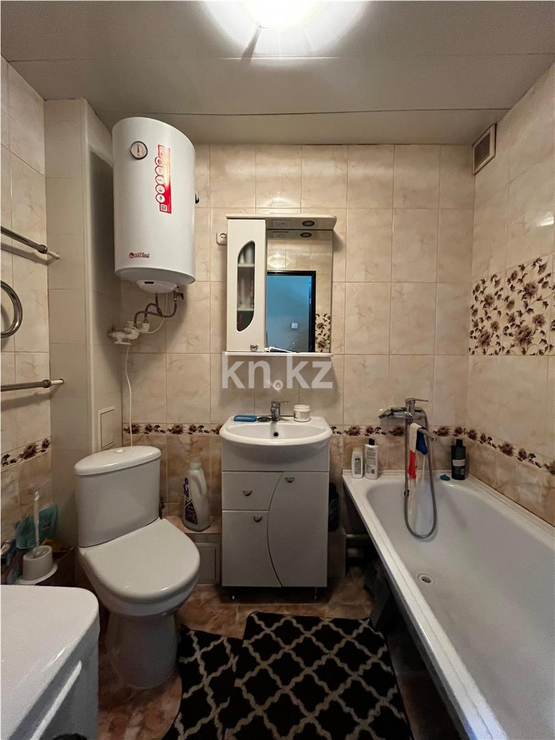 Продажа 2-комнатной квартиры, 44 м², мкр-н 16, дом  49 - Продажа  двухкомнатных квартир в Караганде фото 6 из 11