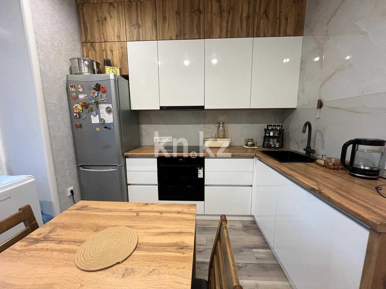 Продажа 3-комнатной квартиры, 89 м², ул. Букетова - Продажа  трехкомнатных квартир в Караганде фото 3 из 17