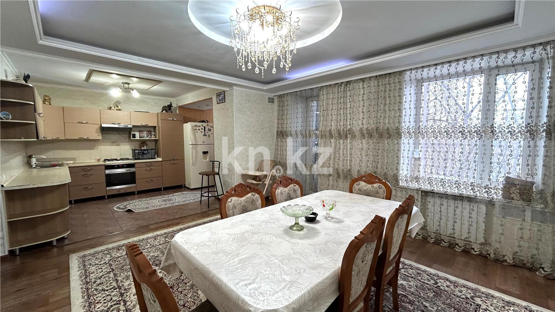 Продажа 5-комнатной квартиры, 98 м², ул. Ермекова, дом  81 - Продажа  пятикомнатных квартир в Караганде фото 1 из 18