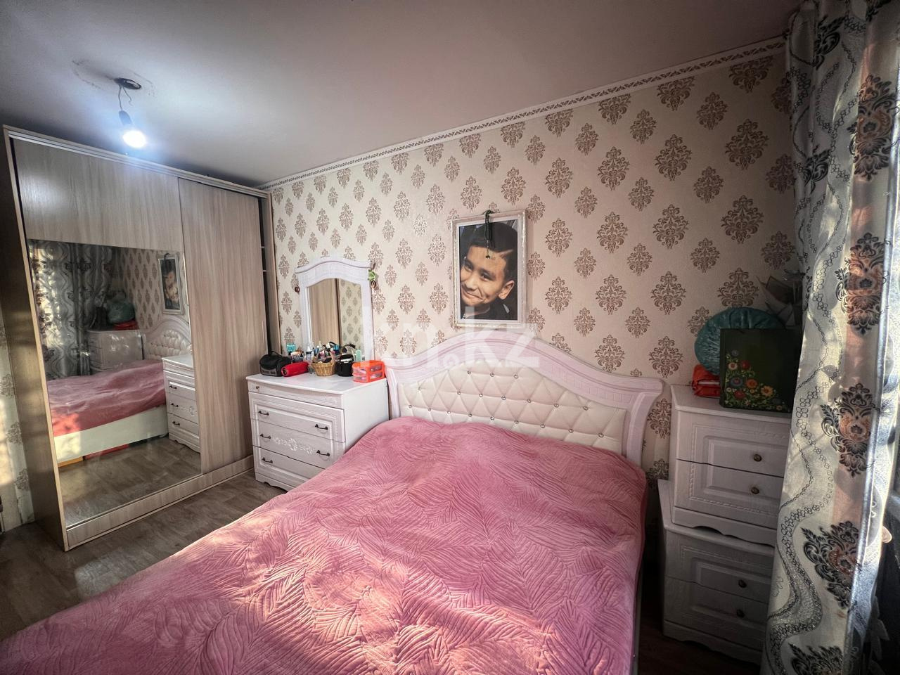 Продажа 3-комнатной квартиры, 61 м², 18 мкр., дом  22 в Караганде - фото 3