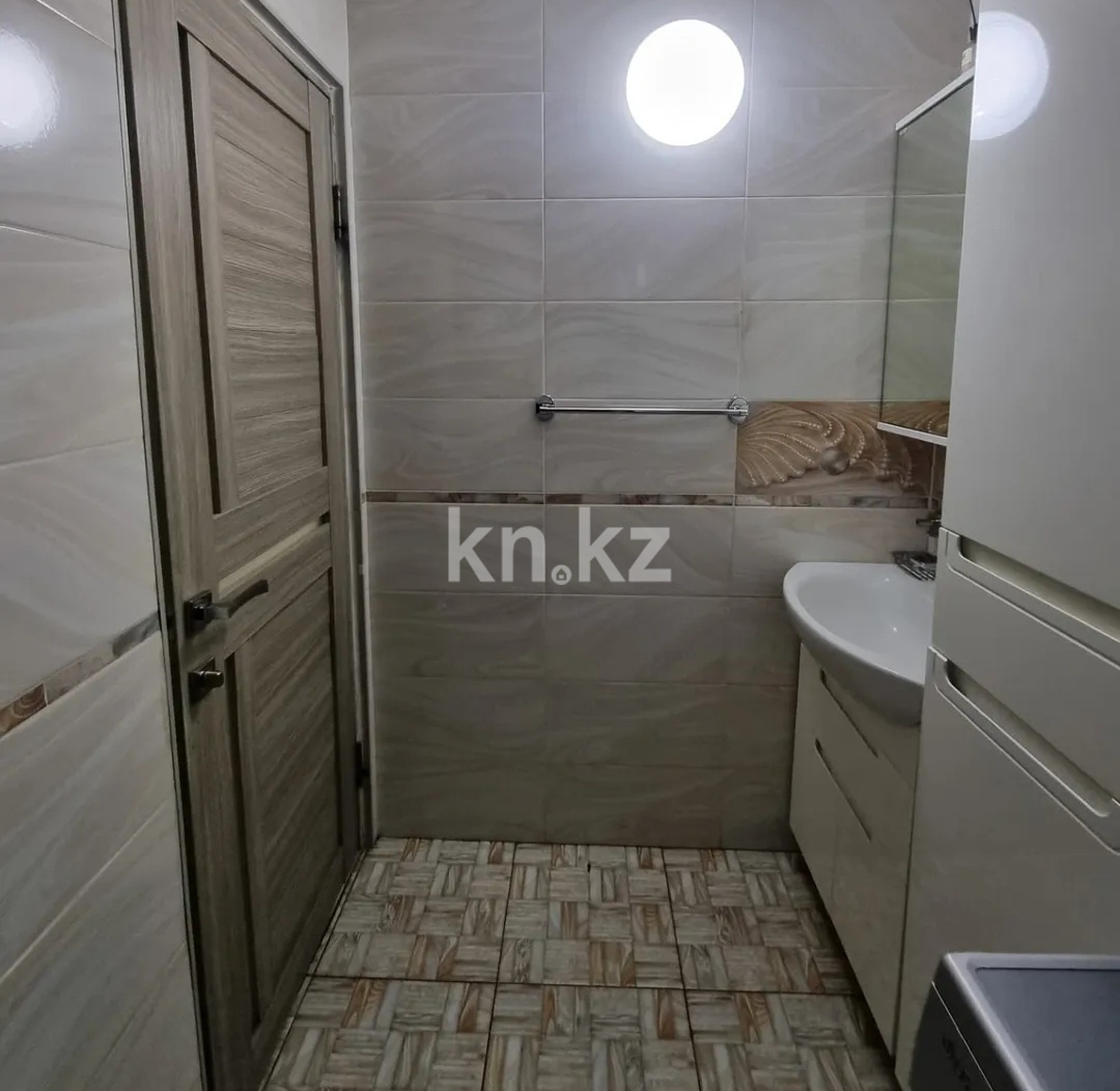 Продажа 4-комнатной квартиры, 90 м², ул. Дюсембекова, дом  4 в Караганде - фото 15