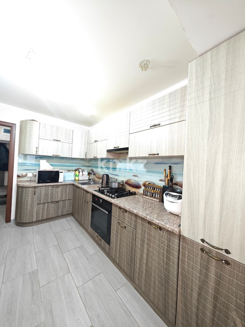 Продажа 4-комнатной квартиры, 78 м², пр. Республики, дом  4 - Продажа квартир в Караганде с фото фото 1 из 21