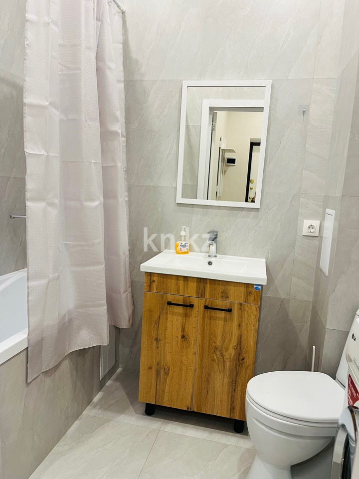 Аренда 1-комнатной квартиры посуточно, 45 м², пр. Туран, дом  34а - Тукая в Астане - фото 2