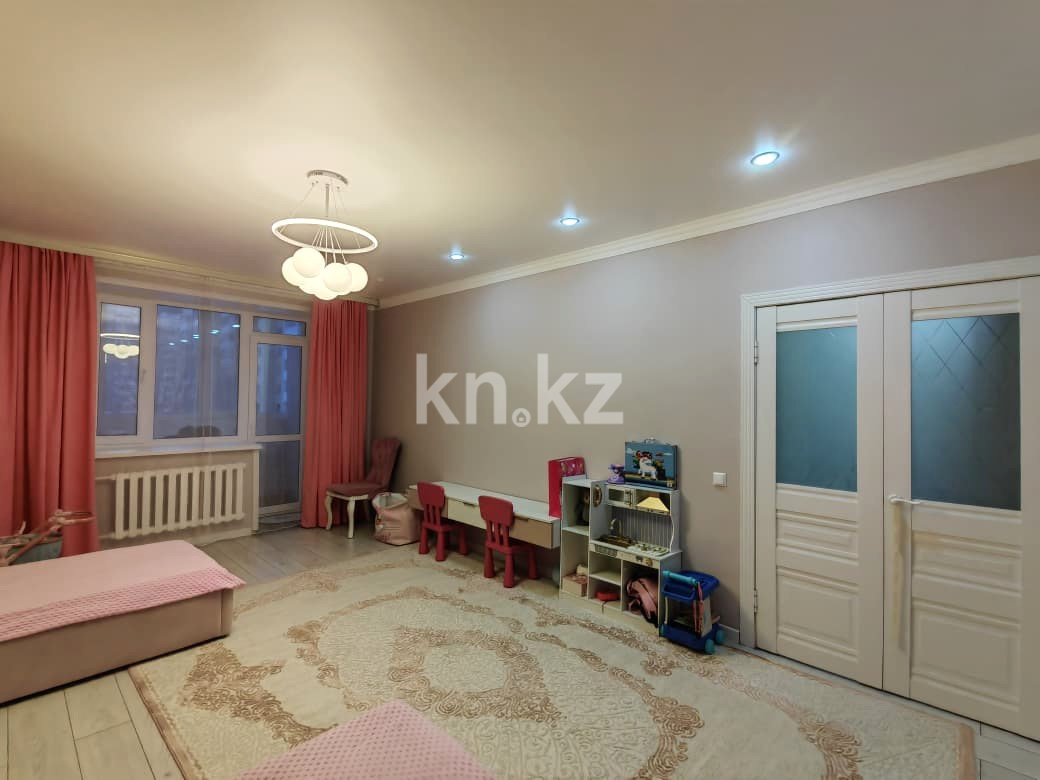 Продажа 4-комнатной квартиры, 143 м², мкр. Голубые Пруды, дом  5/4 - Продажа квартир в Караганде с фото фото 16 из 36