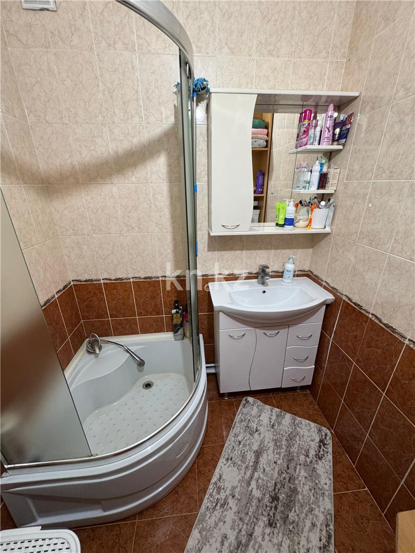 Продажа 4-комнатной квартиры, 70 м², ул. Жекибаева - Продажа  четырехкомнатных квартир в Караганде фото 7 из 10