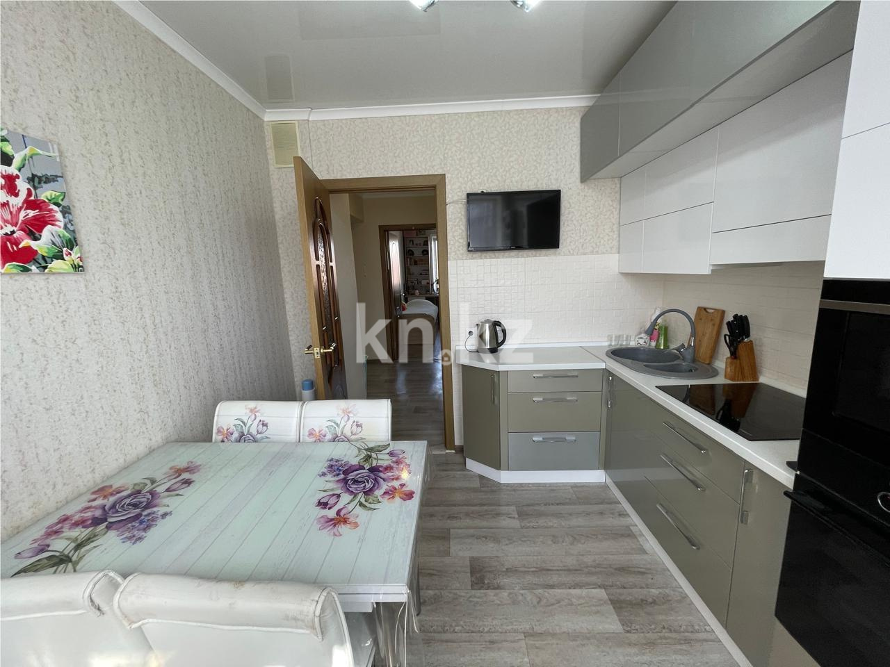 Продажа 3-комнатной квартиры, 64 м², мкр-н Степной-3 - Продажа  трехкомнатных квартир в Караганде фото 12 из 20